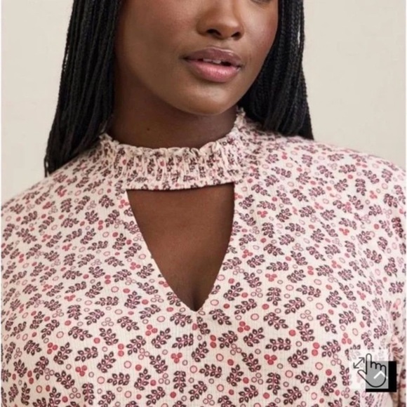 🌟 Torrid top 🌟 - Picture 5 of 6